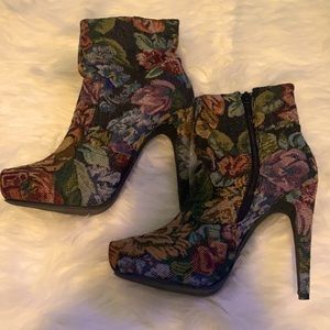 Diba platform tapestry boots